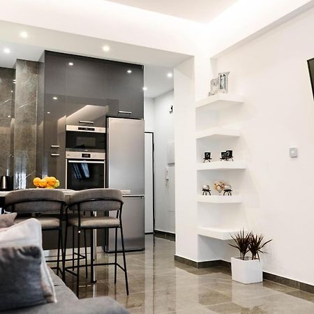 Larissa Railway &Metro Station Apartment เอเธนส์ ภายนอก รูปภาพ