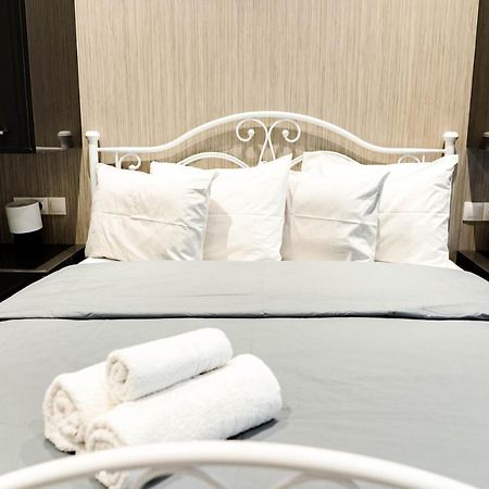 Larissa Railway &Metro Station Apartment เอเธนส์ ภายนอก รูปภาพ