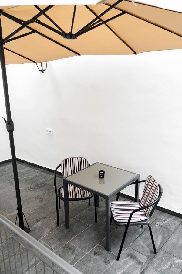 Larissa Railway &Metro Station Apartment เอเธนส์ ภายนอก รูปภาพ